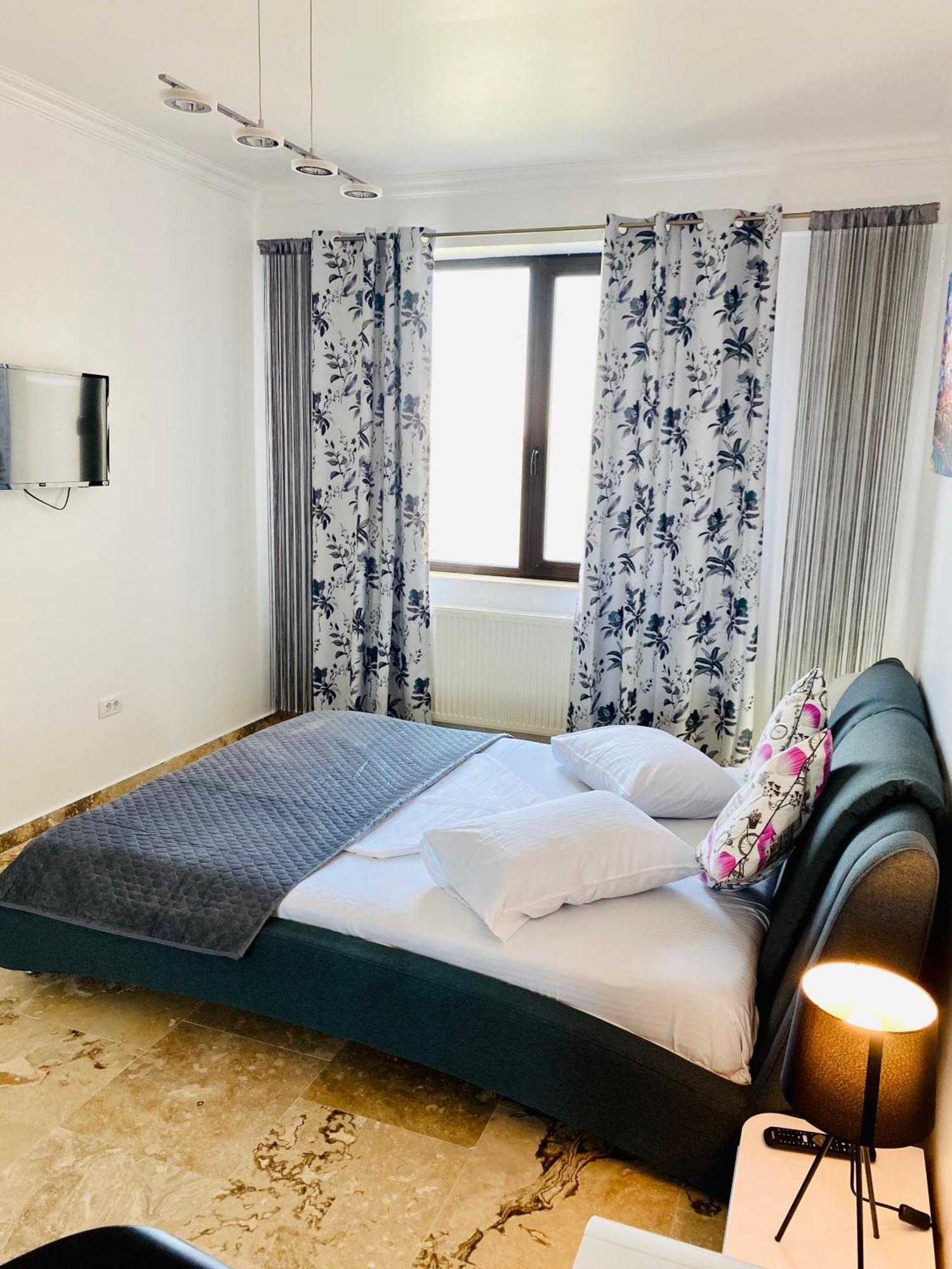 Solid Apartments 마마이아 외부 사진